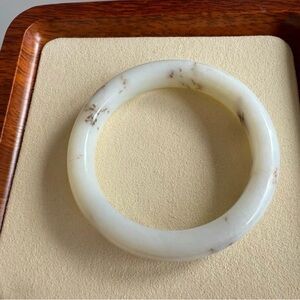Nephrite Jade Bangle